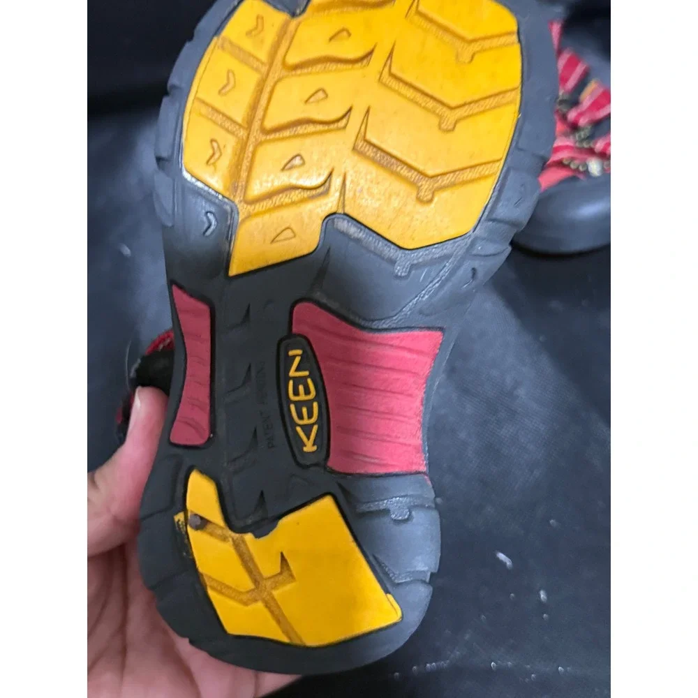 Keen Newport H2 Red Black Waterproof Sport Sandals Kids 11Outdoor Hiking5